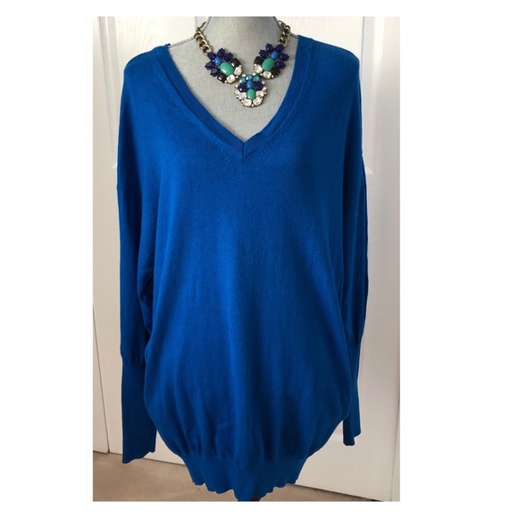 Victoria’s Secret Moda Int. sweater tunic - Picture 2 of 5